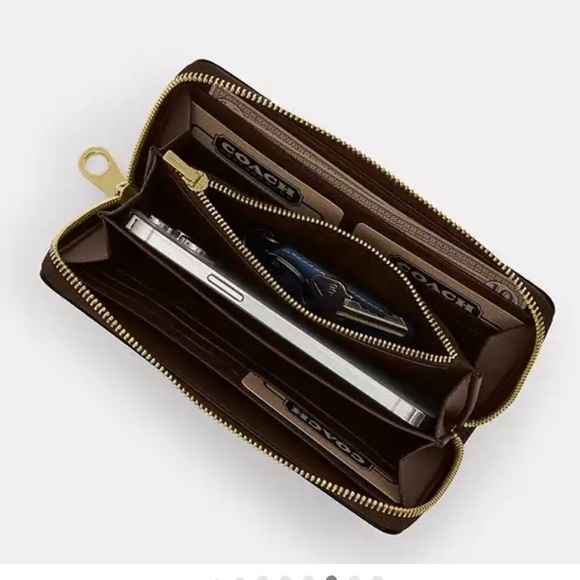 Coach genuine pebbled leather Black,Red Floral zip around Wallet gold pin mount - Picture 8 of 15